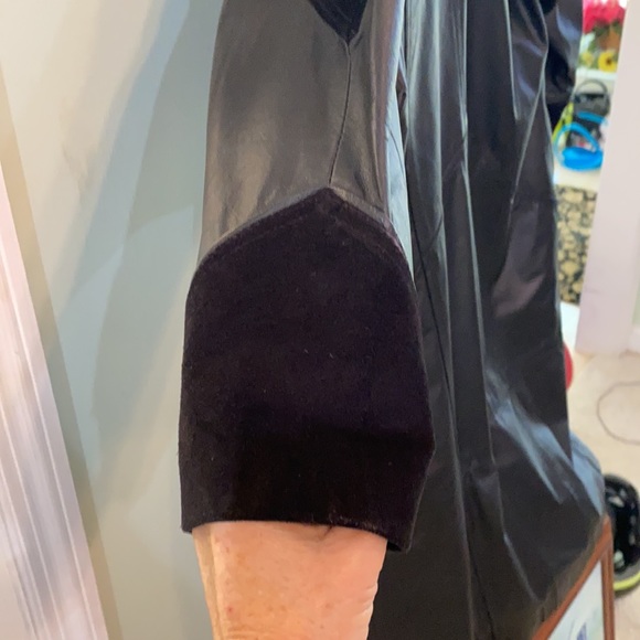 Vintage Black leather long coat - Picture 6 of 12